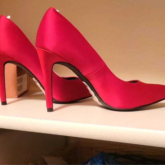 Never worn, Red/Orange Satin Heels that will turn heads! - Picture 1 of 7